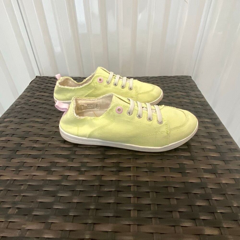 Vionic beach sneakers Pismo women’s size 8.5